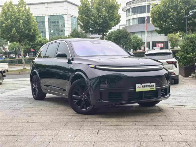 Li Auto L7 — Фото автомобиля 3