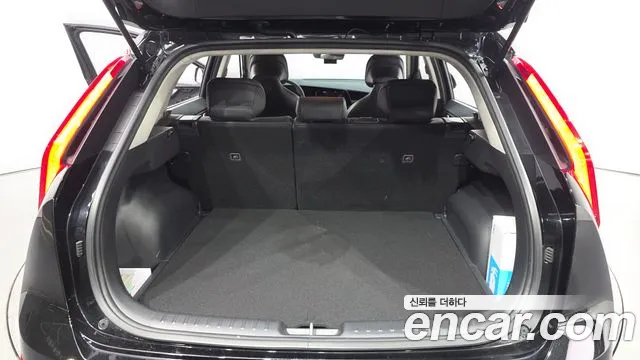 Kia Niro — Фото автомобиля 23