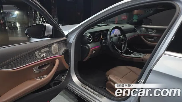 Mercedes-Benz E-Class E-класс W213 E350 4MATIC Exclusive — Фото автомобиля 8