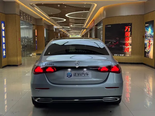 Mercedes-Benz E-Class — Фото автомобиля 6