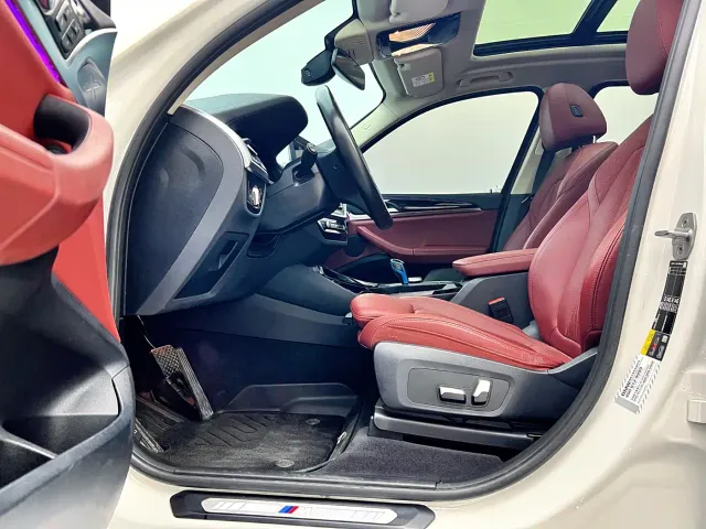 BMW iX3 — Фото автомобиля 10
