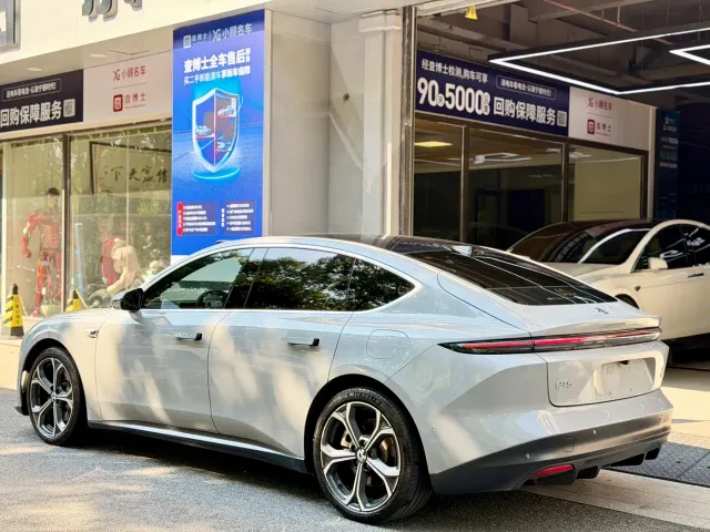Nio ET5 — Фото автомобиля 9
