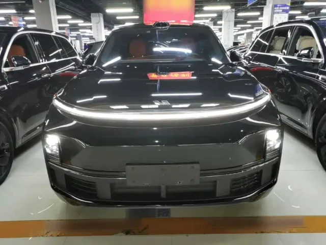 Li Auto L9 — Фото автомобиля 2