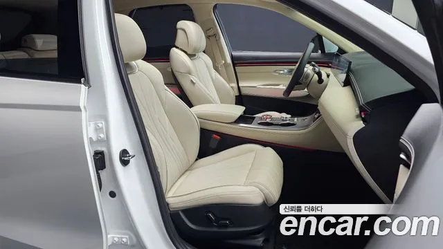 Genesis GV70 — Фото автомобиля 16
