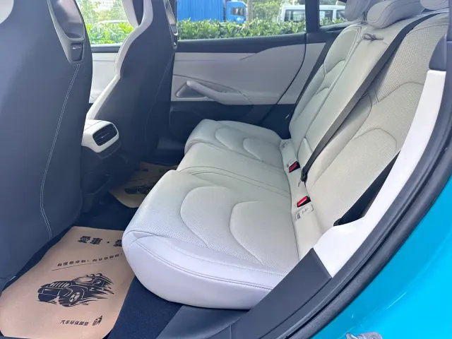 Xiaomi SU7 — Фото автомобиля 16