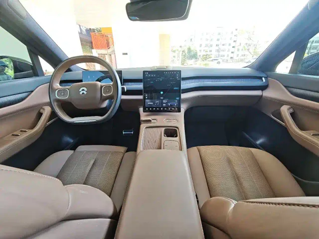 Nio ES8 — Фото автомобиля 15