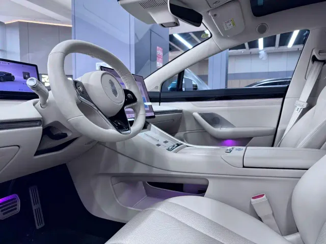 Zhijie Zhijie S7 2026 Max — Фото автомобиля 12