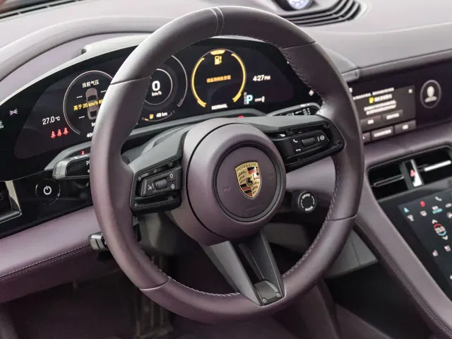 Porsche Taycan — Фото автомобиля 21