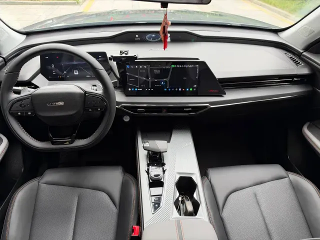 Changan Z6 — Фото автомобиля 4