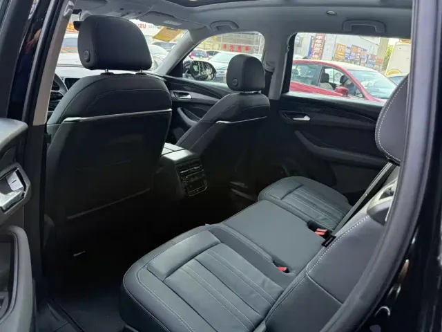 Audi Q6 — Фото автомобиля 6