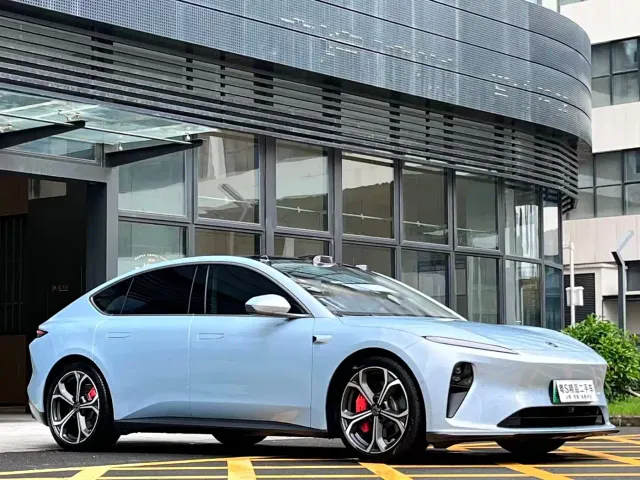 Nio ET5 — Фото автомобиля 3