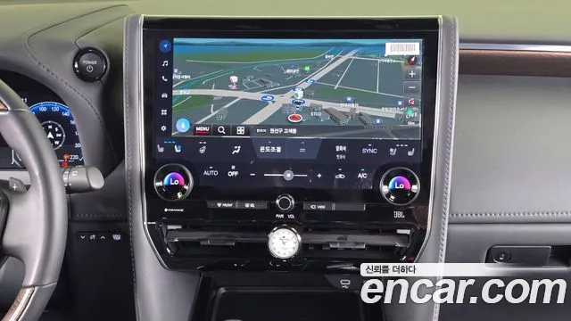 Toyota Alphard — Фото автомобиля 12