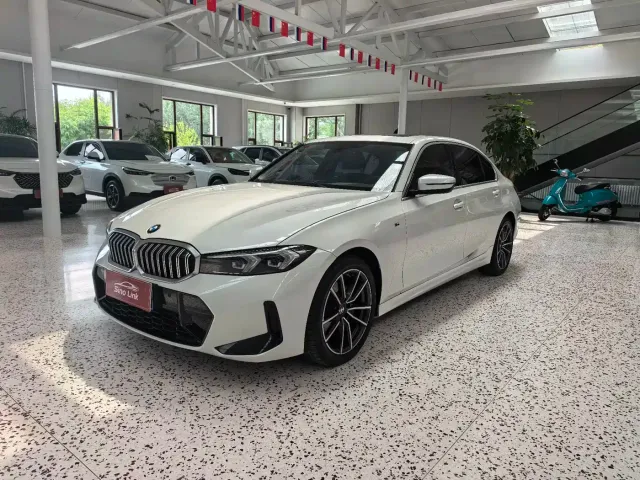Фотография автомобиля — BMW 3 Series