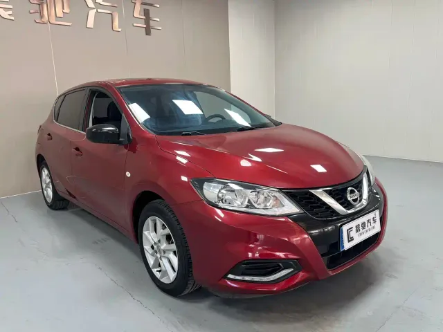Nissan Tiida — Фото автомобиля 3