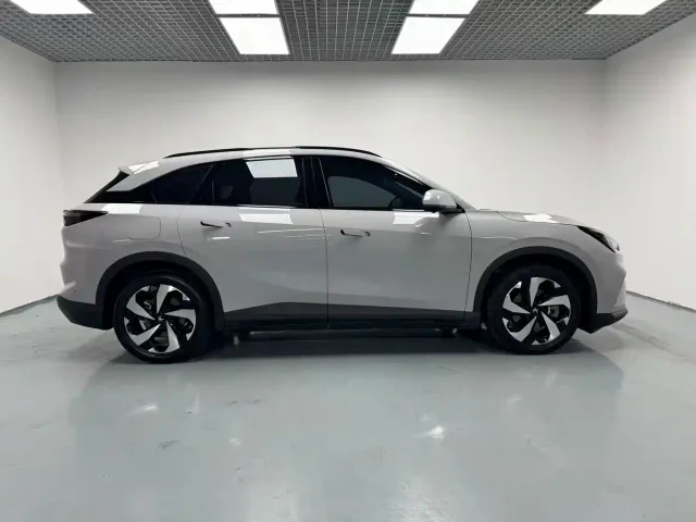 Arcfox Alpha T5 — Фото автомобиля 6