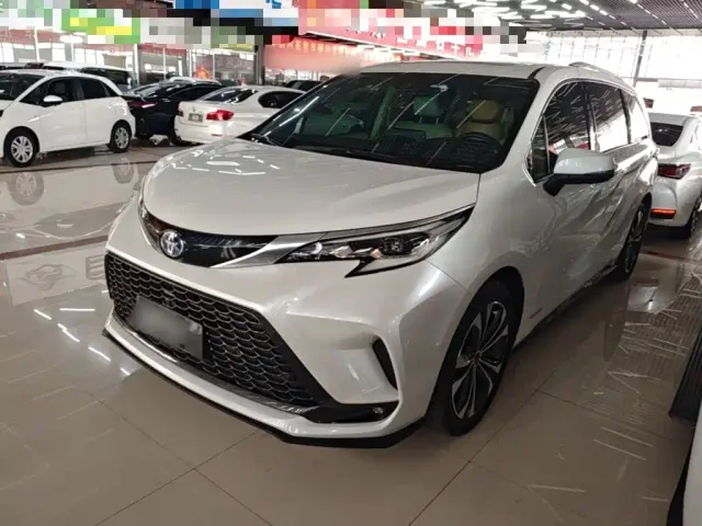 Фотография автомобиля — Toyota Granvia