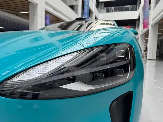 Xiaomi SU7 — Фото автомобиля 21