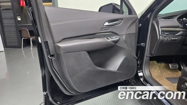 Cadillac XT4 2.0 Sport AWD — Фото автомобиля 6