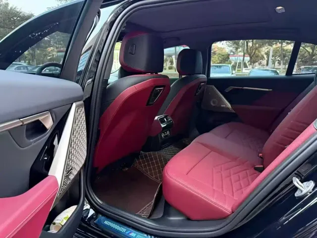 BMW 5 Series — Фото автомобиля 3
