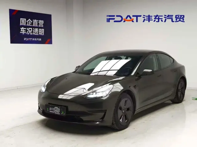Фотография автомобиля — Tesla Model 3