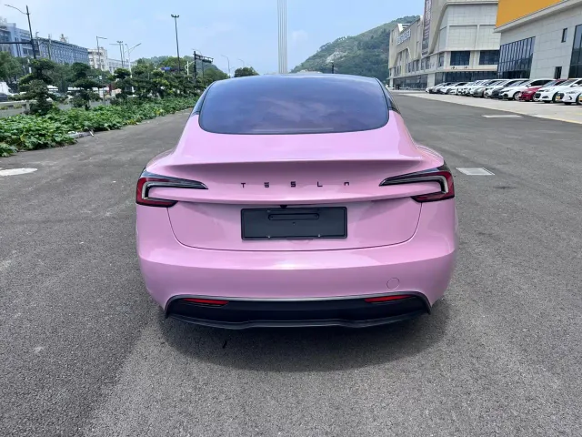 Tesla Model 3 — Фото автомобиля 12