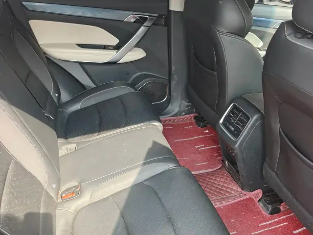 Geely Boyue — Фото автомобиля 9