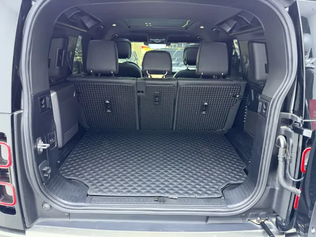 Land Rover Defender — Фото автомобиля 16