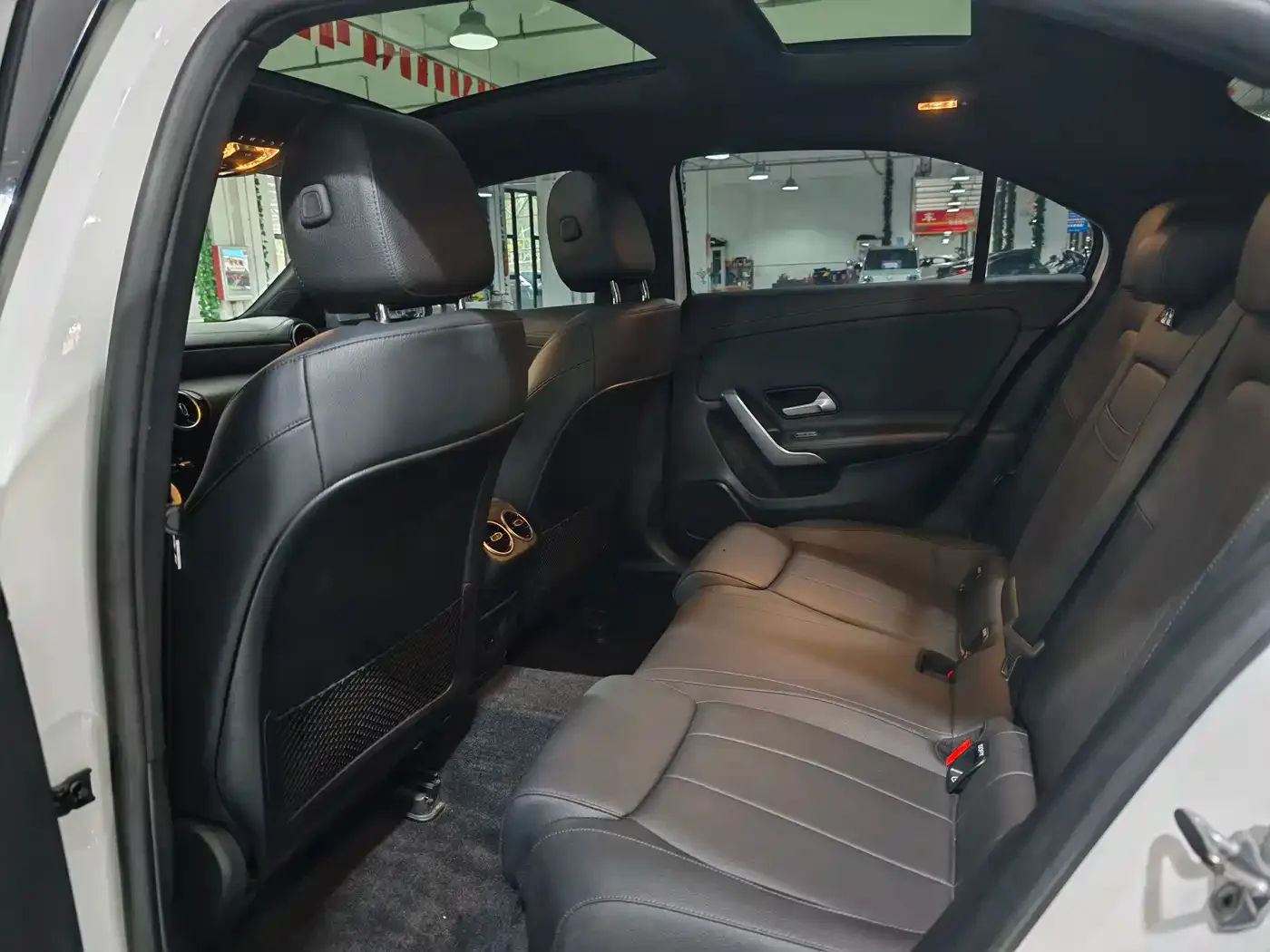 Mercedes-Benz Mercedes-Benz A-Class 2022 A 180 L Sport Sedan — Фото автомобиля 5