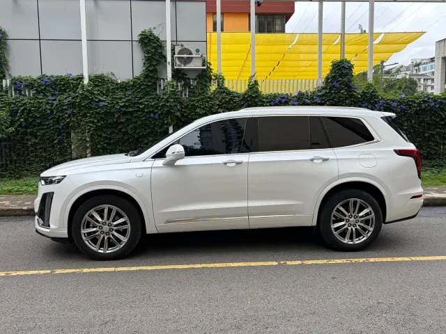 Cadillac XT6 — Фото автомобиля 10