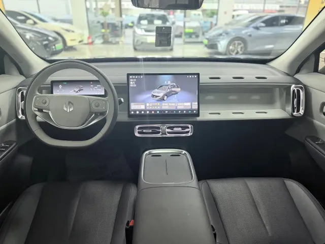 Leapmotor B10 — Фото автомобиля 9