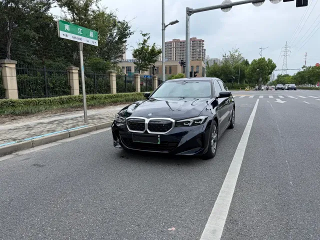 BMW i3 — Фото автомобиля 2