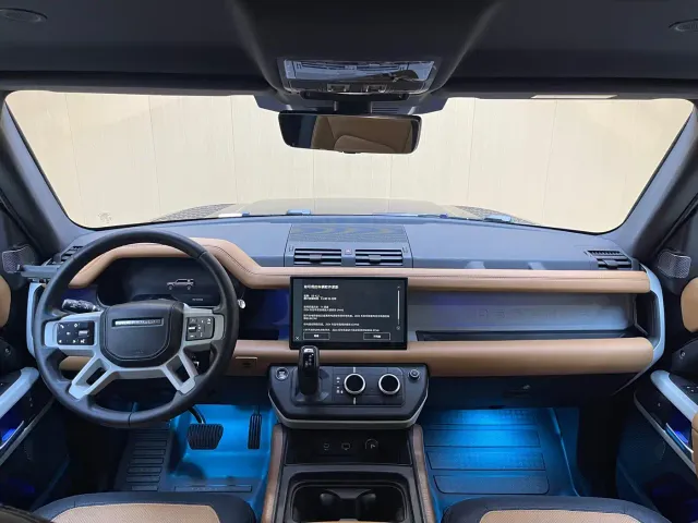 Land Rover Defender — Фото автомобиля 5