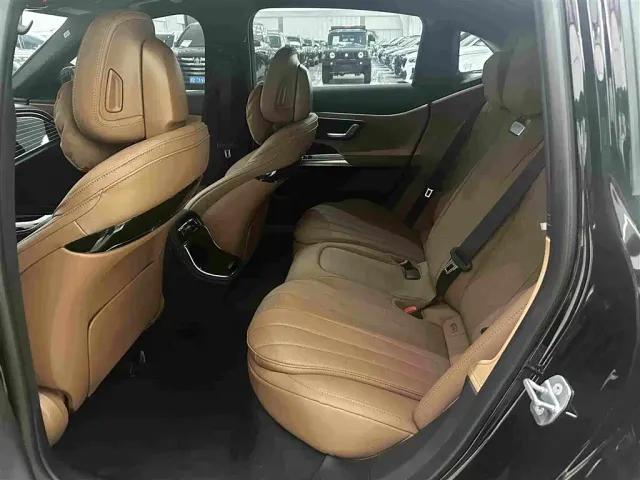 Mercedes-Benz E-Class — Фото автомобиля 13