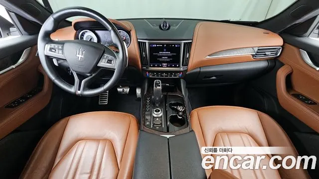Maserati Levante — Фото автомобиля 7