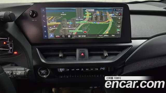 Lexus UX — Фото автомобиля 13