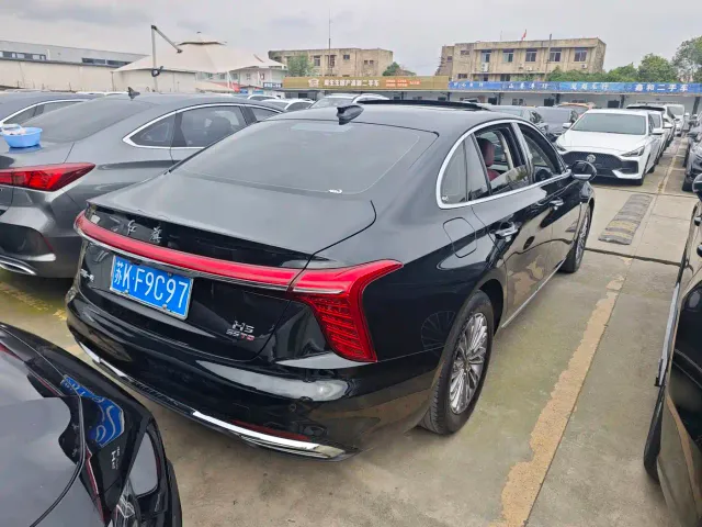 Hongqi H5 — Фото автомобиля 16