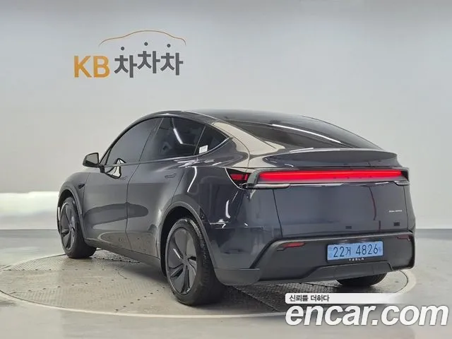 Tesla Model Y — Фото автомобиля 2
