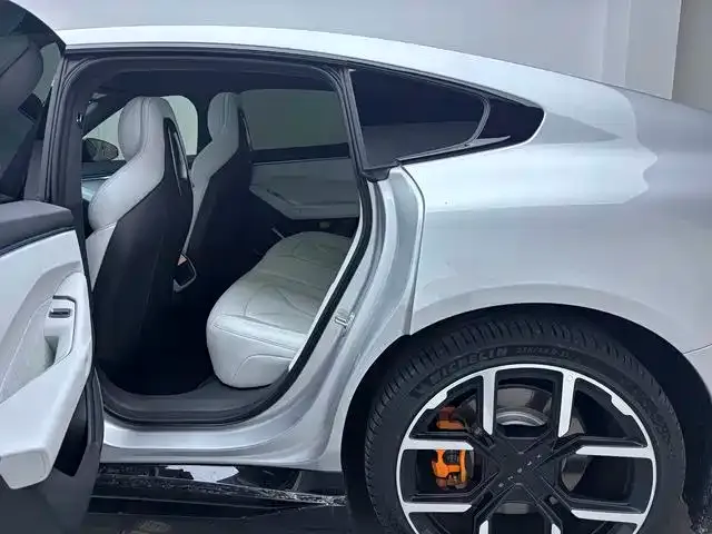 Xpeng P7 — Фото автомобиля 16