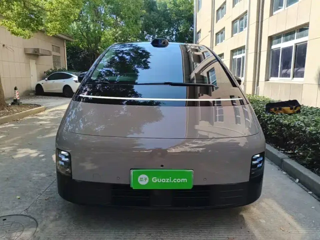 Li Auto MEGA — Фото автомобиля 2