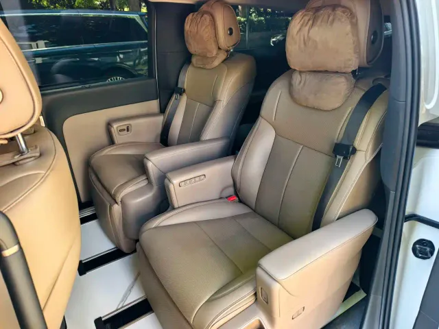 Li Auto MEGA — Фото автомобиля 7