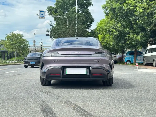 Xiaomi SU7 — Фото автомобиля 13