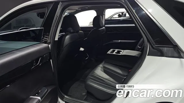 Hyundai Grandeur GN7 — Фото автомобиля 17