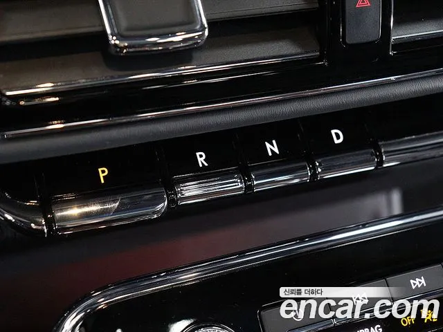 Lincoln Navigator — Фото автомобиля 9