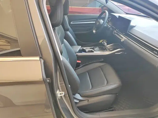 Geely Emgrand — Фото автомобиля 24
