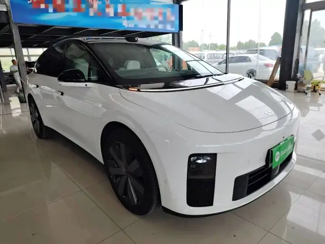 Li Auto i6 — Фото автомобиля 22