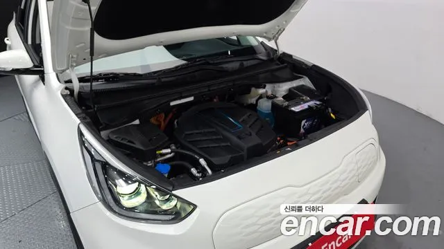 Kia Niro — Фото автомобиля 6