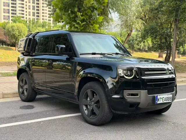 Land Rover Defender — Фото автомобиля 3