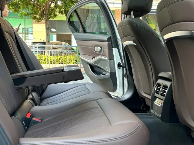 BMW 3 Series — Фото автомобиля 14