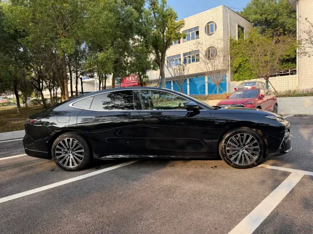 Geely Galaxy Xingyao 8 — Фото автомобиля 4