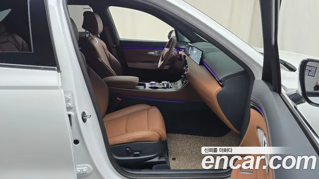 Genesis GV70 2.5T Бензин AWD — Фото автомобиля 24